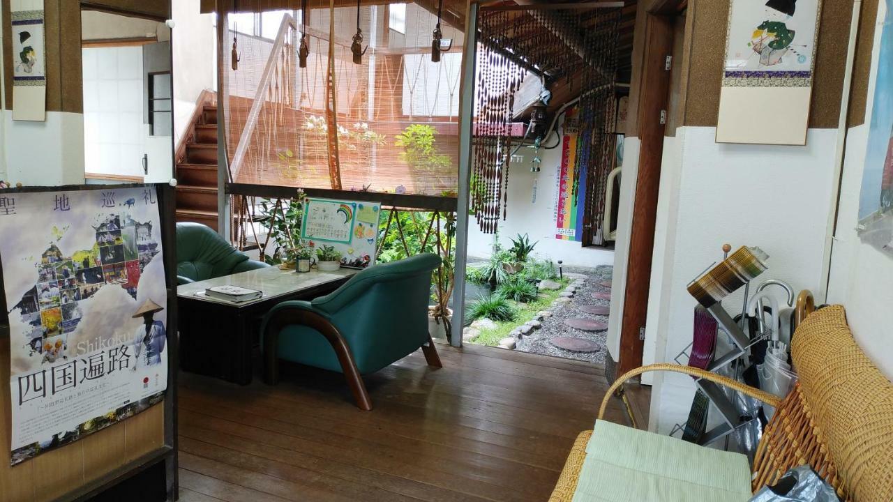 Walking Pilgrimage Hotel Tokiwa Ryokan Ozu  Extérieur photo